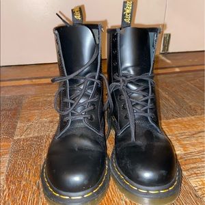 Dr. Martens Modern Classic Boots